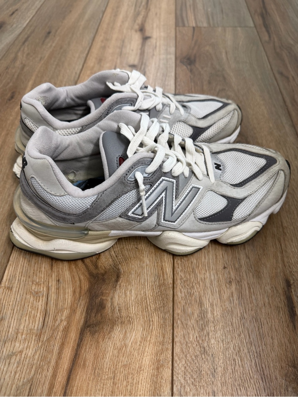 New Balance Mens Light Gray and White 9060 Sneakers. Sz. 9.5